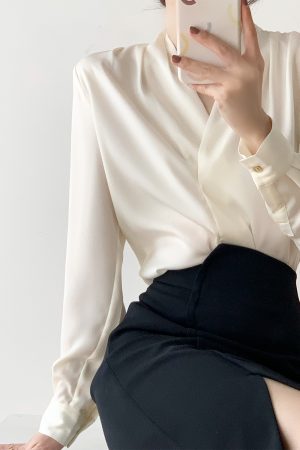 French Vintage Women's Long Sleeve V-Neck Top - Thin Spring Autumn Shirt for Commuting & Professional Casual Style