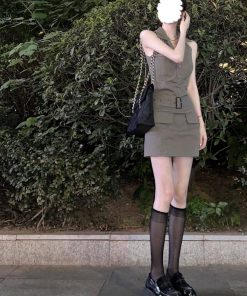 French Vintage Workwear Dress for Women - Waist-Cinching, Slim Fit, Polo Collar, Stylish Short Skirt for Summer Fashion