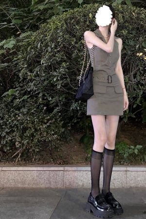 French Vintage Workwear Dress for Women - Waist-Cinching, Slim Fit, Polo Collar, Stylish Short Skirt for Summer Fashion
