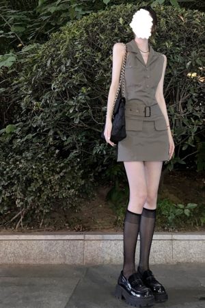 French Vintage Workwear Dress for Women - Waist-Cinching, Slim Fit, Polo Collar, Stylish Short Skirt for Summer Fashion