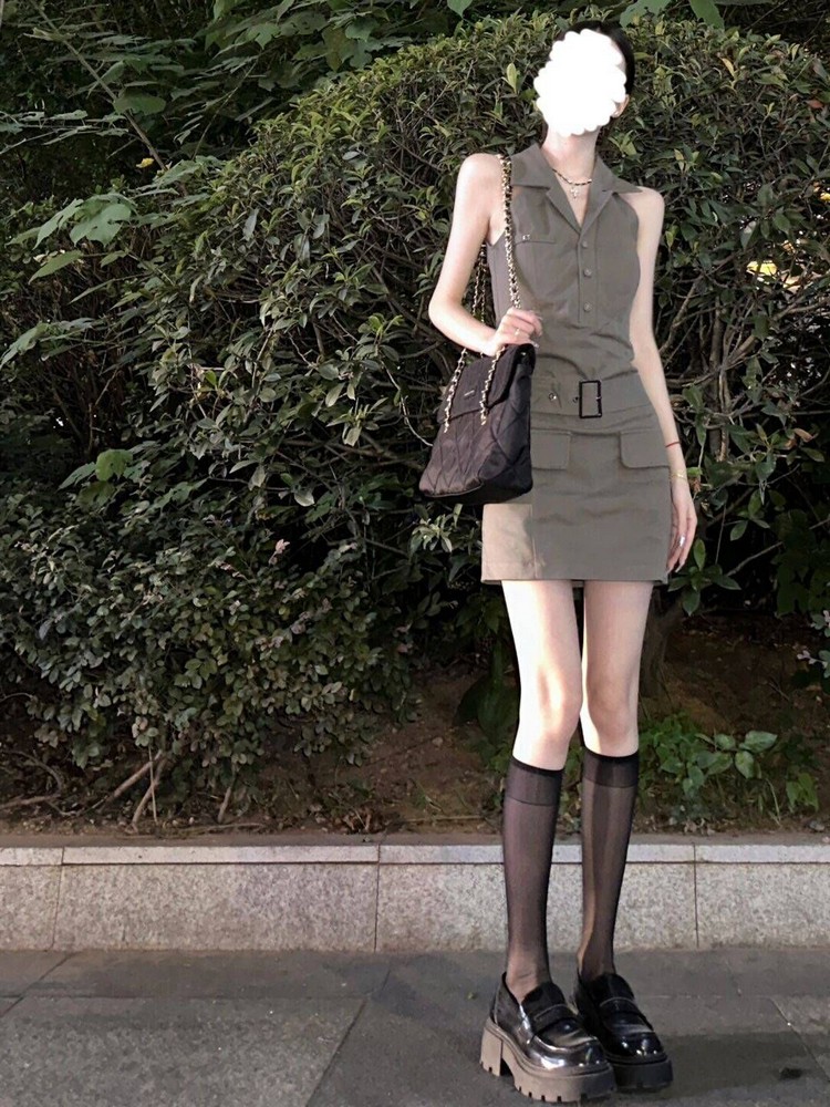 French Vintage Workwear Dress for Women - Waist-Cinching, Slim Fit, Polo Collar, Stylish Short Skirt for Summer Fashion