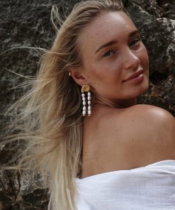 Freshwater Pearl Stud Earrings - Unique High-End Shell Design, Fashionable Jewelry for Elegant Style