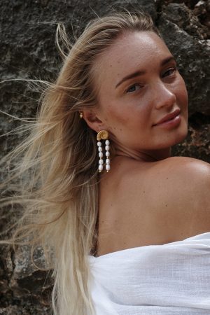 Freshwater Pearl Stud Earrings - Unique High-End Shell Design, Fashionable Jewelry for Elegant Style