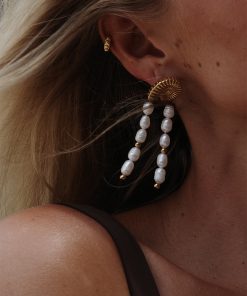 Freshwater Pearl Stud Earrings - Unique High-End Shell Design, Fashionable Jewelry for Elegant Style