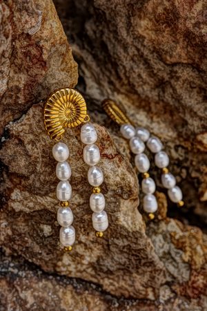 Freshwater Pearl Stud Earrings - Unique High-End Shell Design, Fashionable Jewelry for Elegant Style