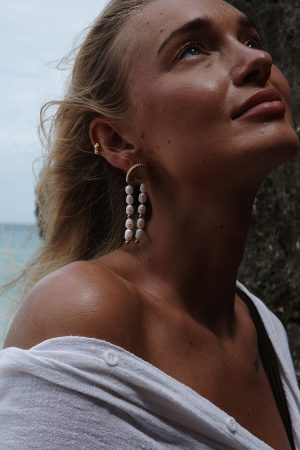 Freshwater Pearl Stud Earrings - Unique High-End Shell Design, Fashionable Jewelry for Elegant Style
