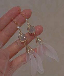 Frosted Petal Cat's Eye Tassel Earrings for Women - Elegant Super Fairy Shell Studs, 2025 Trendy Niche Design