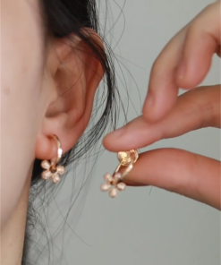 Full Diamond Floral Earrings for Women - Summer High-End Round Hoop Ear Clips, Gentle and Sweet Design