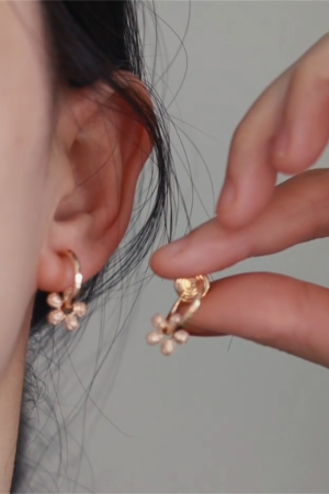 Full Diamond Floral Earrings for Women - Summer High-End Round Hoop Ear Clips, Gentle and Sweet Design