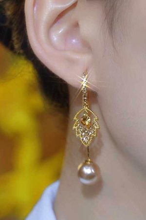 Full Diamond Leaf Tassel Earrings for Women - Vintage-Inspired Minimalist Studs with a Glamorous Touch