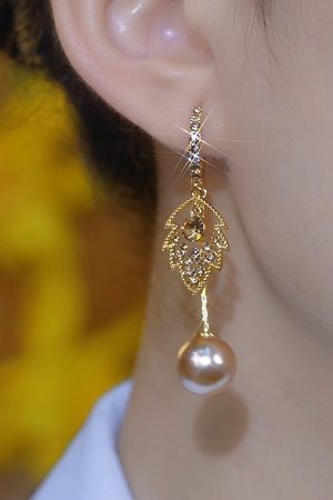 Full Diamond Leaf Tassel Earrings for Women - Vintage-Inspired Minimalist Studs with a Glamorous Touch