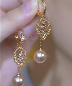 Full Diamond Leaf Tassel Earrings for Women - Vintage-Inspired Minimalist Studs with a Glamorous Touch