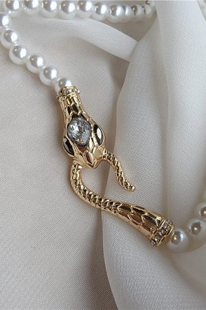 Gender-Neutral Pearl Snake-Shaped Necklace for Couples - European and American Niche Temperament Design