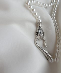 Gender-Neutral Pearl Snake-Shaped Necklace for Couples - European and American Niche Temperament Design