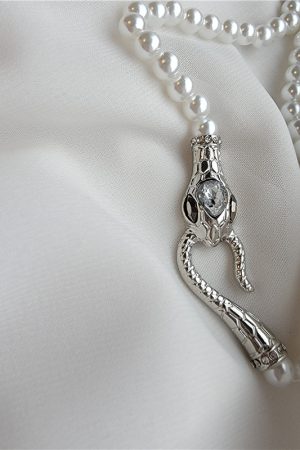 Gender-Neutral Pearl Snake-Shaped Necklace for Couples - European and American Niche Temperament Design