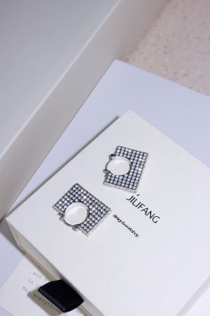 Geometric Diamond-Studded Handbag Ear Clips - High-Fashion European & American Style Earrings