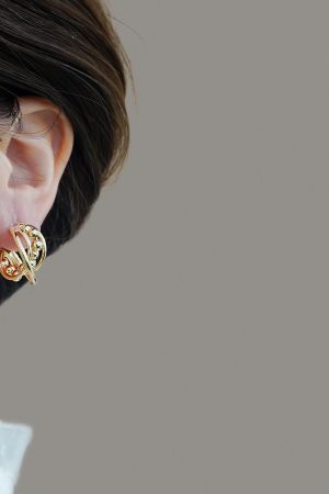 Geometric Half Hoop Earrings - Retro Minimalist Metal Design, High-End Temperament, Hong Kong Style Fashion Accessories