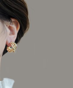 Geometric Half Hoop Earrings - Retro Minimalist Metal Design, High-End Temperament, Hong Kong Style Fashion Accessories