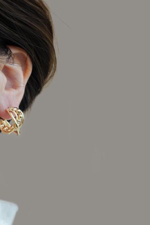 Geometric Half Hoop Earrings - Retro Minimalist Metal Design, High-End Temperament, Hong Kong Style Fashion Accessories