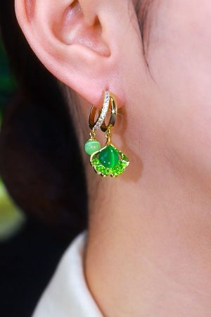 Ginkgo Leaf Green Pendant Earrings for Women, Unique High-End Ear Clips, Elegant Niche Jewelry for Trendy Fashion Lovers