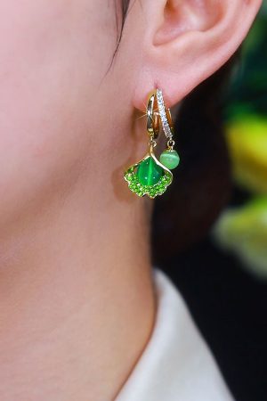 Ginkgo Leaf Green Pendant Earrings for Women, Unique High-End Ear Clips, Elegant Niche Jewelry for Trendy Fashion Lovers