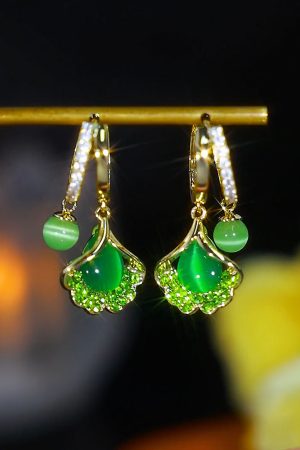 Ginkgo Leaf Green Pendant Earrings for Women, Unique High-End Ear Clips, Elegant Niche Jewelry for Trendy Fashion Lovers