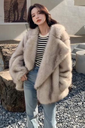Girl Aesthetic Outfits, Downtown Clothes Aesthetic - Fluffy Faux Fur Jacket