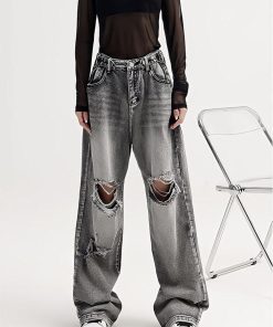 Girl Cool, Outfit Inspo Street Style - Light Wash Low Rise Ripped Jeans