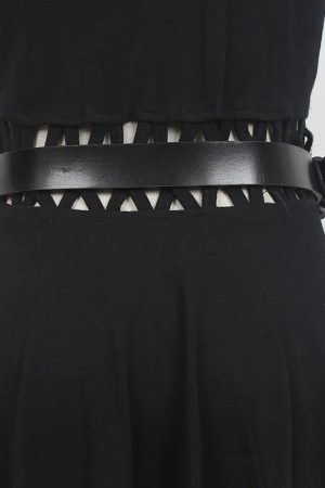 Girls Fit, Outfit For A Walk - Grunge Lock Faux Leather Chain Belt