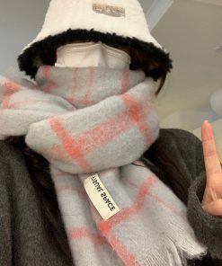 Girls' Plaid Scarf Shawl, Winter 2025 Versatile Thick Warm Two-in-One Accessory, Chic High-End Feel, White