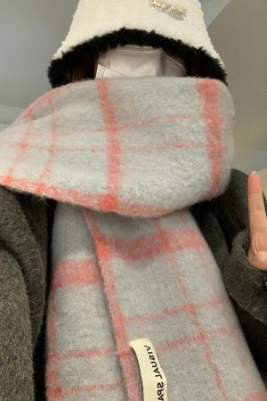 Girls' Plaid Scarf Shawl, Winter 2025 Versatile Thick Warm Two-in-One Accessory, Chic High-End Feel, White