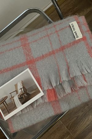 Girls' Plaid Scarf Shawl, Winter 2025 Versatile Thick Warm Two-in-One Accessory, Chic High-End Feel, White