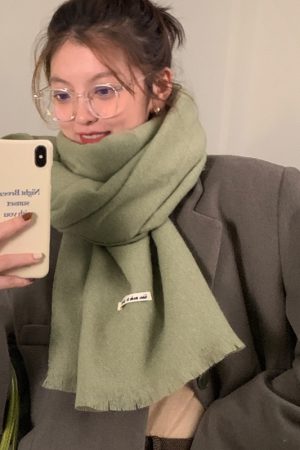 Girls' Winter Scarf 2025 - High-End Korean Style, Warm Versatile Shawl, Two-in-One Neck Warmer in Green