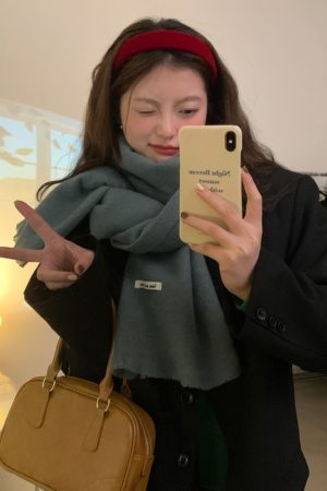 Girls' Winter Scarf 2025 - High-End Korean Style, Warm Versatile Shawl, Two-in-One Neck Warmer in Green