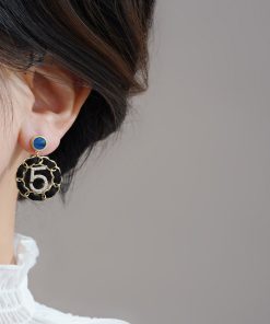 Gold Diamond Circle Stud Earrings - High-End Black Temperament Ear Drops, Trendy 2025 Design for Chic Style