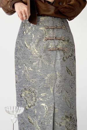 Gold-Thread Jacquard Midi Skirt for Women - High-End Retro Chinese-Style Long Skirt with Decorative Buttons for Autumn and Winter
