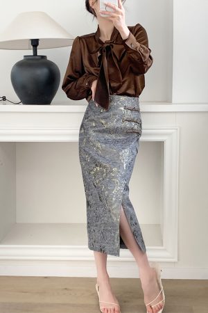 Gold-Thread Jacquard Midi Skirt for Women - High-End Retro Chinese-Style Long Skirt with Decorative Buttons for Autumn and Winter