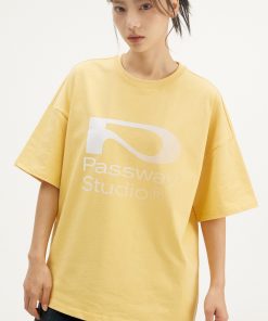 Gradient P Logo Short Sleeve Unisex T-Shirt - Trendy 90s Inspired Pure Cotton Top for Casual Wear