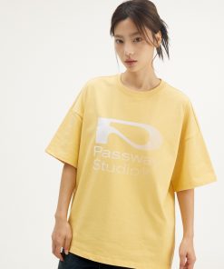 Gradient P Logo Short Sleeve Unisex T-Shirt - Trendy 90s Inspired Pure Cotton Top for Casual Wear