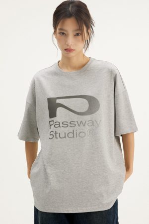 Gradient P Logo Short Sleeve Unisex T-Shirt - Trendy 90s Inspired Pure Cotton Top for Casual Wear