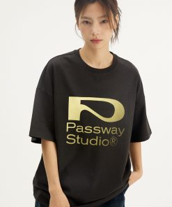 Gradient P Logo Short Sleeve Unisex T-Shirt - Trendy 90s Inspired Pure Cotton Top for Casual Wear