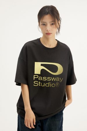 Gradient P Logo Short Sleeve Unisex T-Shirt - Trendy 90s Inspired Pure Cotton Top for Casual Wear