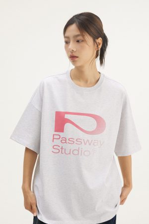 Gradient P Logo Short Sleeve Unisex T-Shirt - Trendy 90s Inspired Pure Cotton Top for Casual Wear