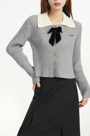 Gray Bow Detail Knitted Sweater and Pleated Skirt Outfit for Women - College Style Autumn/Winter Ensemble