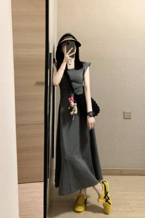 Gray Casual Round Neck Short Sleeve T-Shirt Dress for Women, Waist-Cinching, Slimming Elegant Summer Style, High-Quality Long Dress