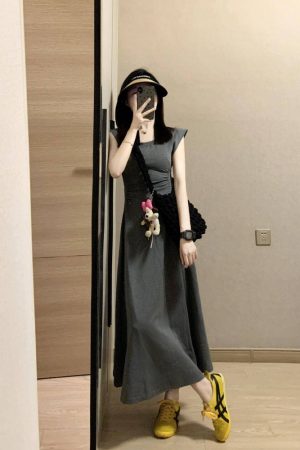 Gray Casual Round Neck Short Sleeve T-Shirt Dress for Women, Waist-Cinching, Slimming Elegant Summer Style, High-Quality Long Dress