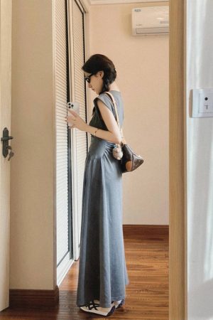 Gray Casual Short-Sleeve T-Shirt Dress for Women, Waist-Cinching Pleated Skirt, Stylish Slimming Design for Summer Fashion