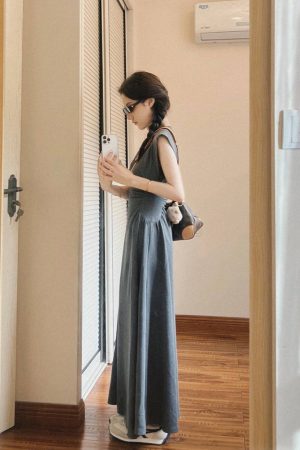 Gray Casual Short-Sleeve T-Shirt Dress for Women, Waist-Cinching Pleated Skirt, Stylish Slimming Design for Summer Fashion
