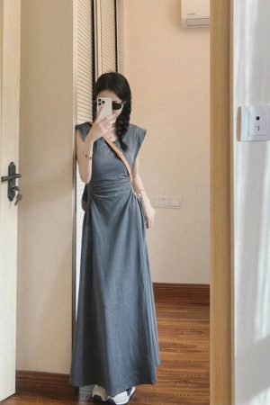 Gray Casual Short-Sleeve T-Shirt Dress for Women, Waist-Cinching Pleated Skirt, Stylish Slimming Design for Summer Fashion