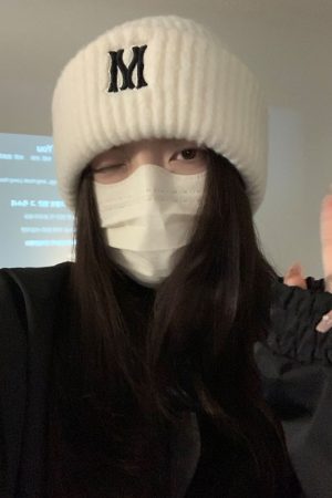 Gray Knitted Winter Hat for Women with Ear Protection, Korean Style 2025, Face-Slimming Design for Cold Weather